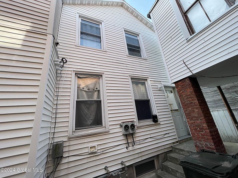 4th image of 621 3rd Avenue
