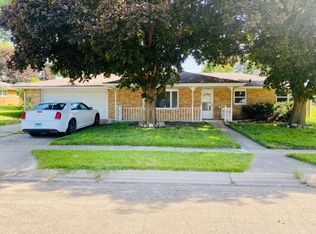 701 Dennis St, Rochelle, IL 61068