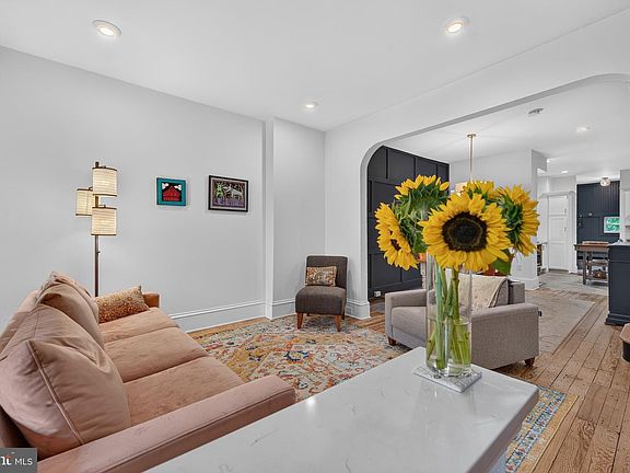 3rd image of 225 Elm St