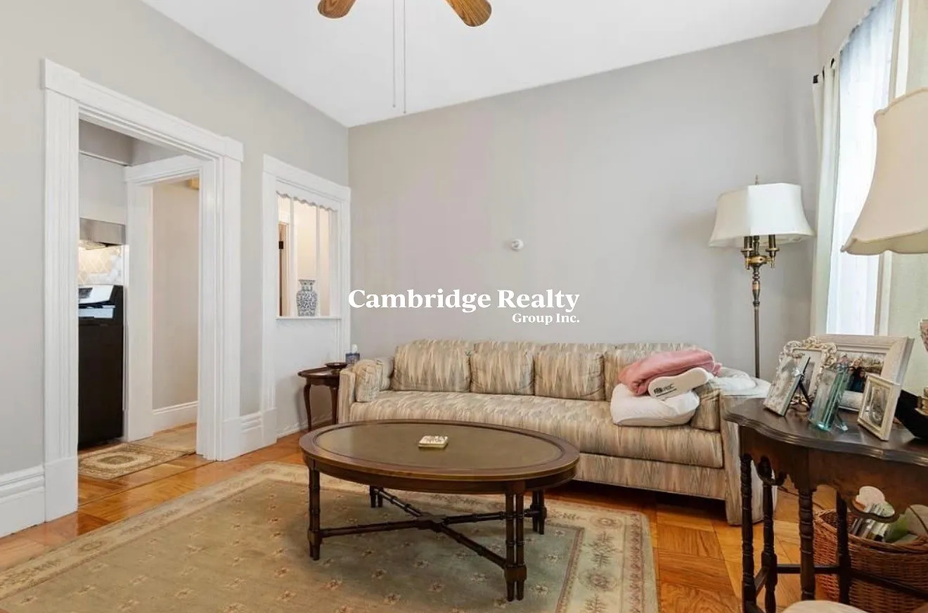 2 bed, 1.0 bath, $2,500 — Photo 2