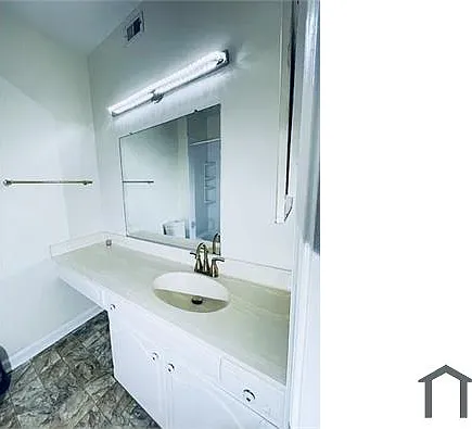 20313 Beaconfield Ter — Photo 38