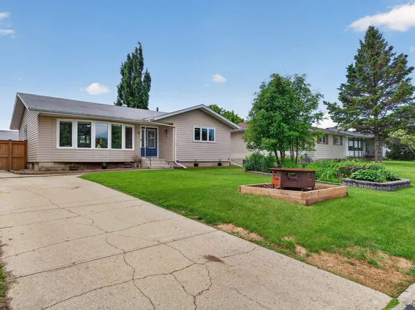 12 Burlington Ave, Spruce Grove, AB T7X 1E5