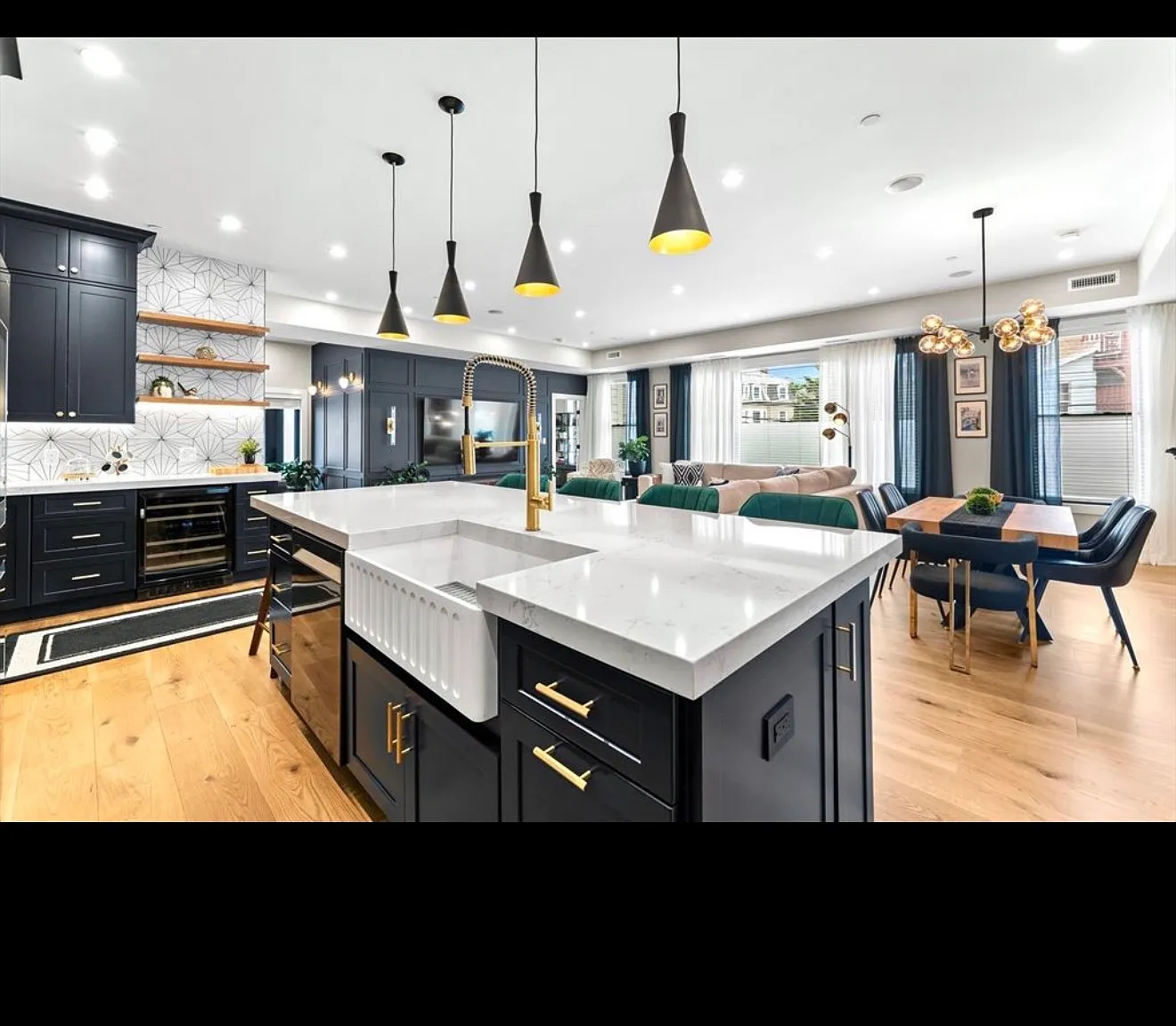4 bed, 4.5 bath, 2000 sqft, $1,600 — Photo 3