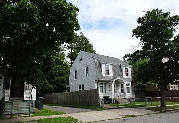 2nd image of 47 Wellington St