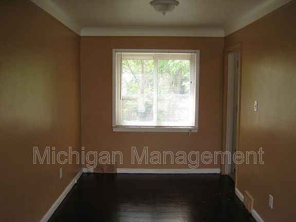 3rd image of 8603 Wyoming St