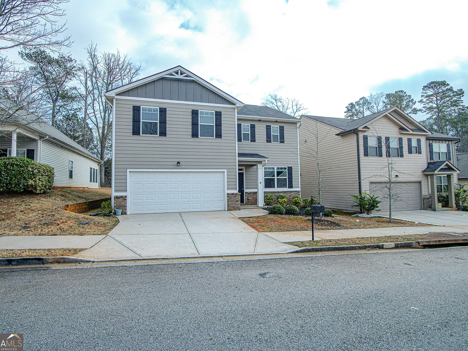 4 bed, 2.5 bath, 2976 sqft, $2,600 — Photo 3