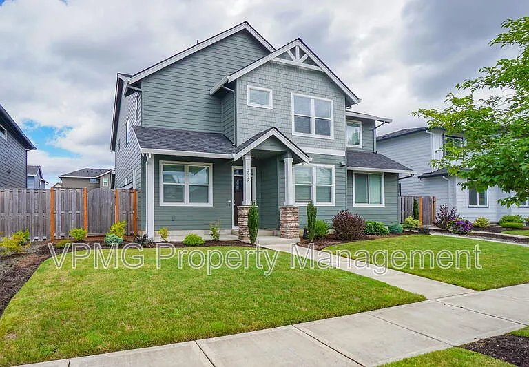2928 NW 16th St — Photo 2
