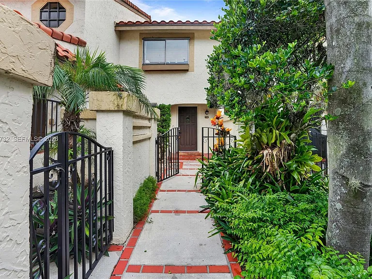 7758 La Mirada Dr #7758 — Photo 31