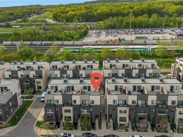 1131 Cooke Blvd #712, Burlington, ON L7T 0C3