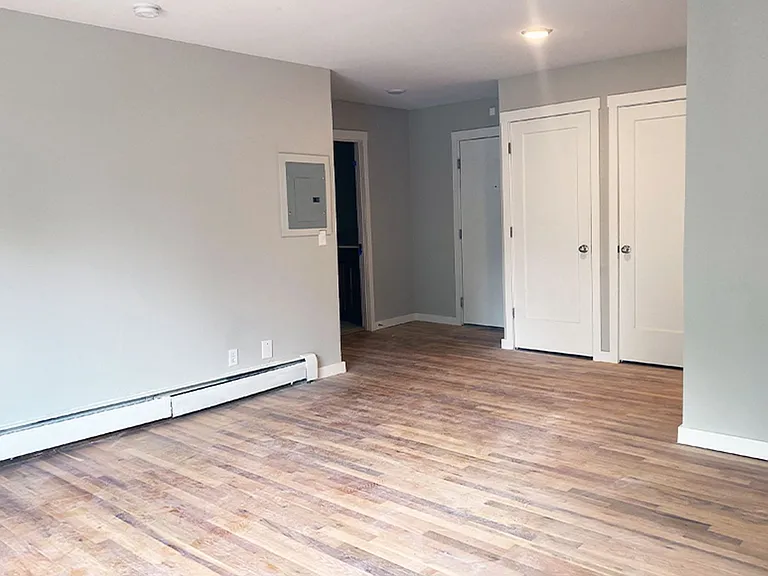 Clifton Woods — Photo 15