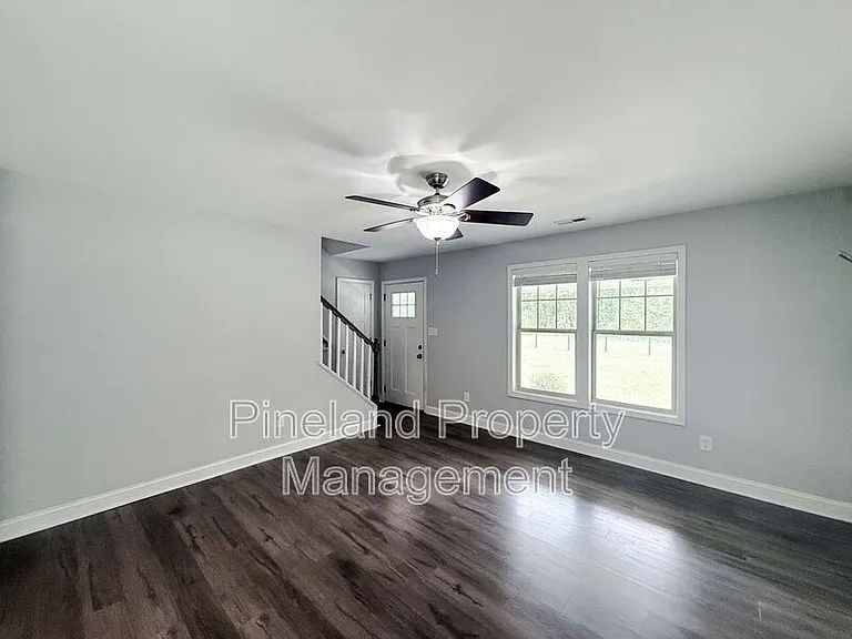 668 McKenzie Rd — Photo 3