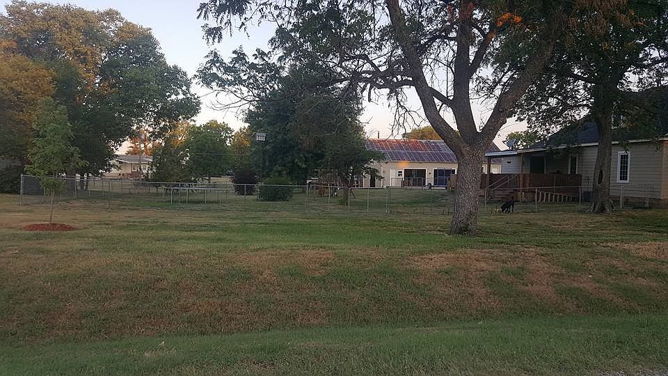2nd image of 402 S Kansas Ave