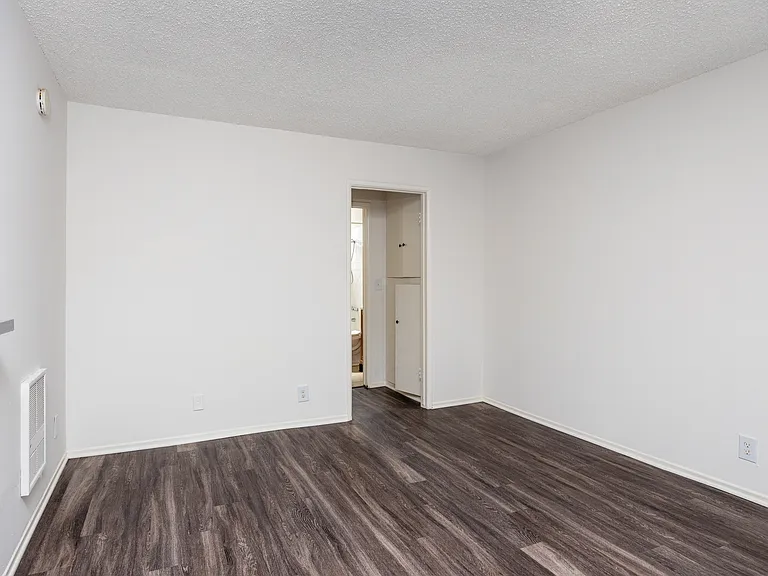 The Oasis Apartments — Photo 19