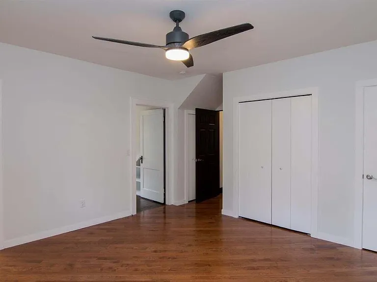 1435 Broadway St — Photo 16