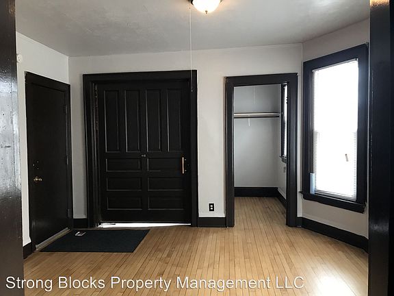2nd image of 2919 W Vliet St