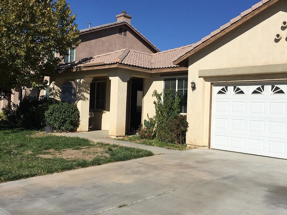 1st image of 16040 Greyrock St