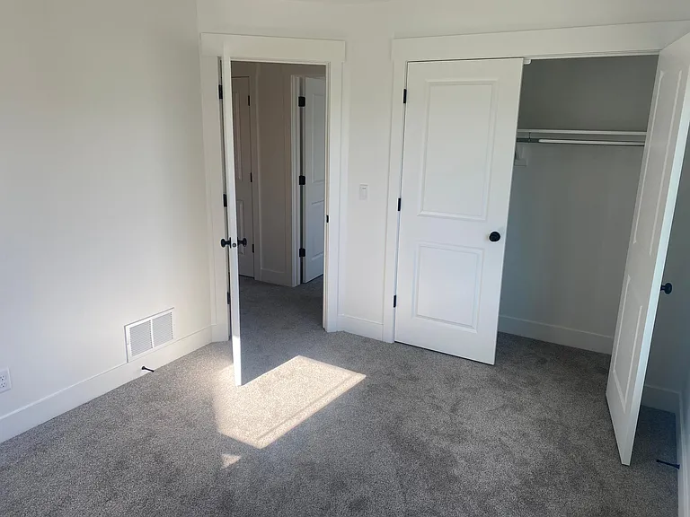 1104 E Jaylee Dr #1 — Photo 13