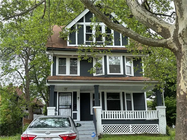 1105 Lakeview Rd, Cleveland, OH 44108