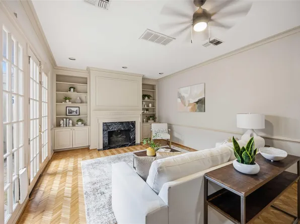 7507 Del Monte Dr, Houston, TX 77063