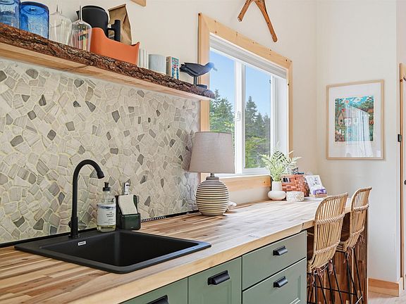 5th image of 95 Upper Kingsburg Rd
