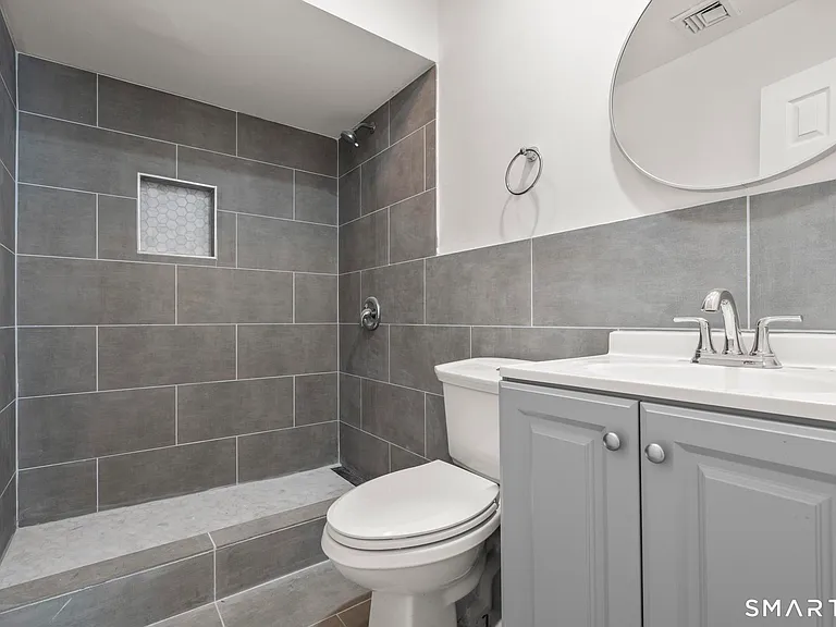 64 Soundview Ave #1 — Photo 6