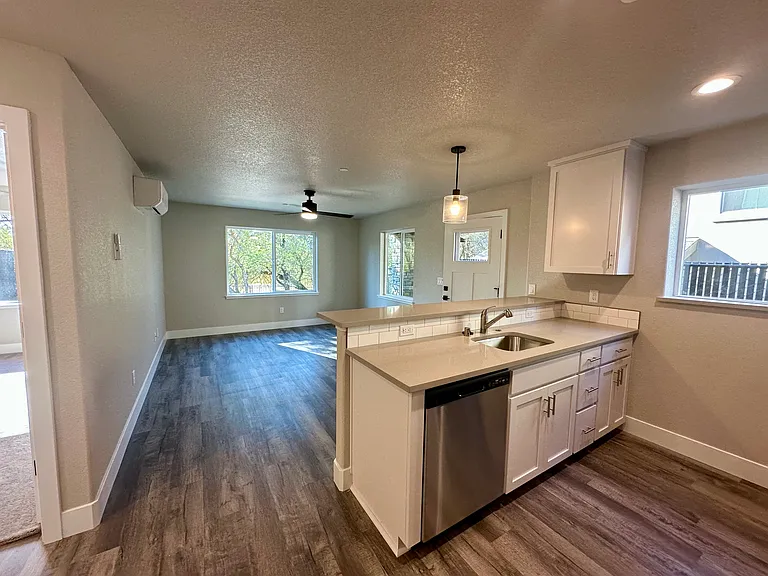 2694 Commons Pl — Photo 5