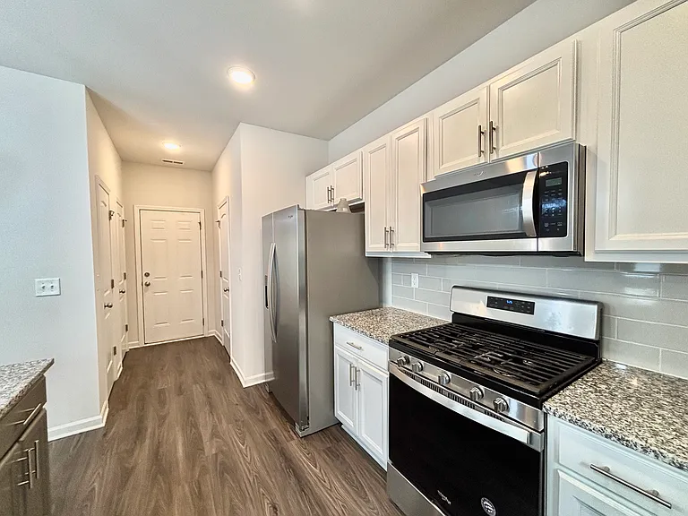 358 Falcon Ct — Photo 2