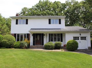 9 Bethany Dr, Commack, NY 11725