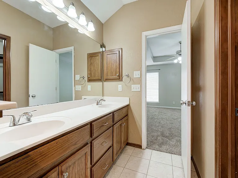 2032 Emerald Brook Ct — Photo 29