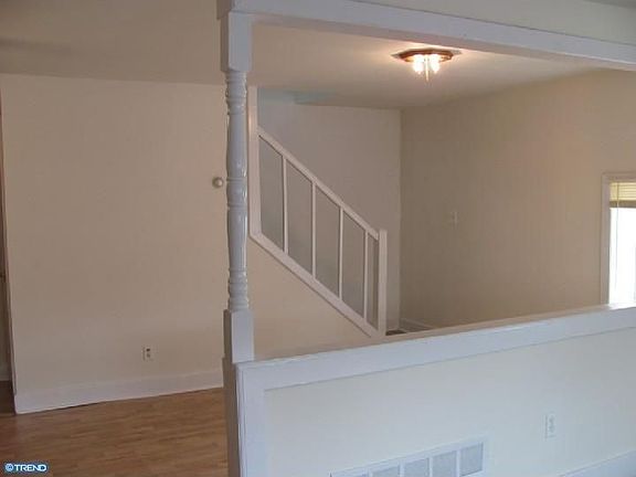 3rd image of 926 Wright St