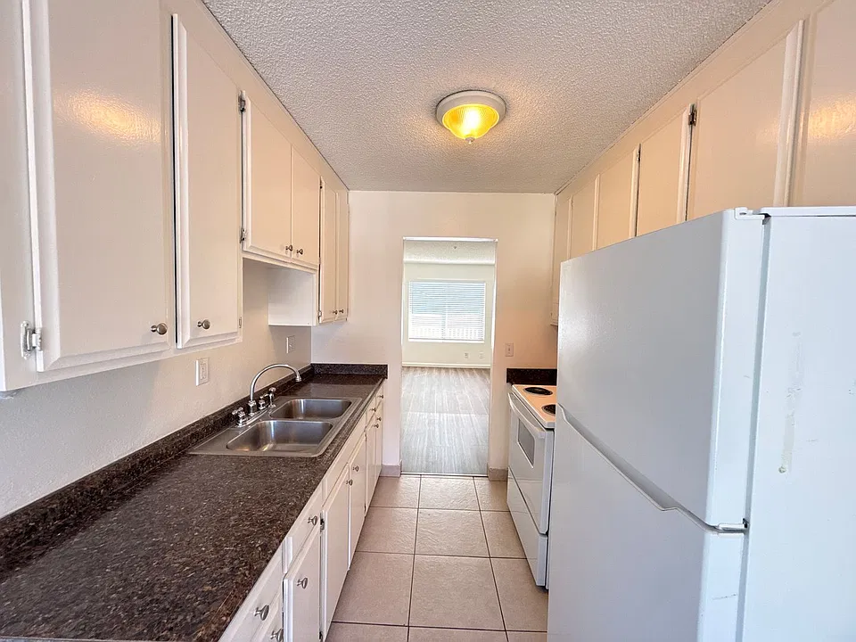 1142 Terry Ln #11