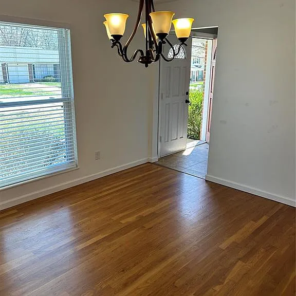 829 Lesparre Dr — Photo 4
