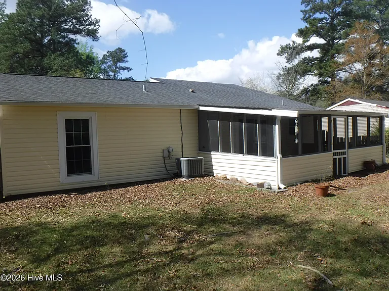 624 Shadowridge Rd — Photo 17