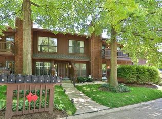 698 Trailcrest Ct APT 6, Saint Louis, MO 63122
