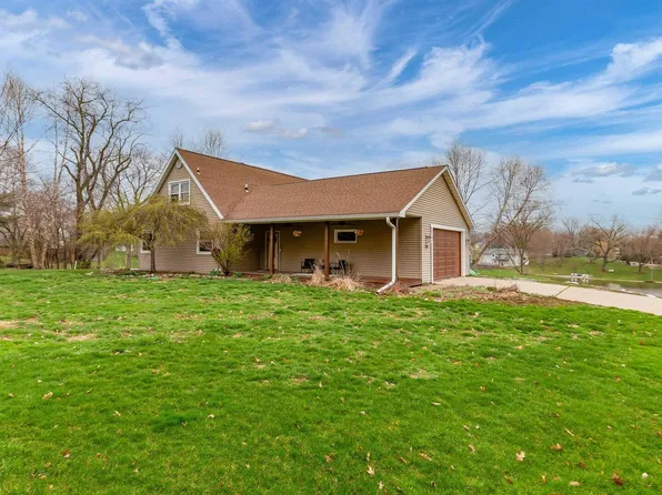 528 Roberts Ln, Sherrard, IL 61281