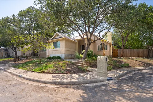 16817 Brookwood Photo 1