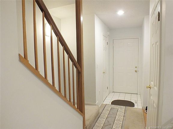 4th image of 34 Ashford Dr #34
