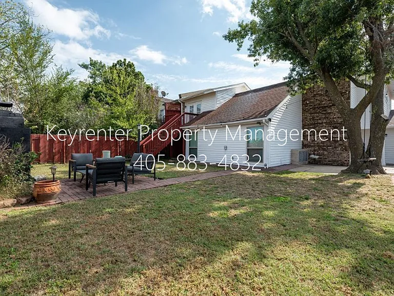 301 SE 34th St — Photo 21
