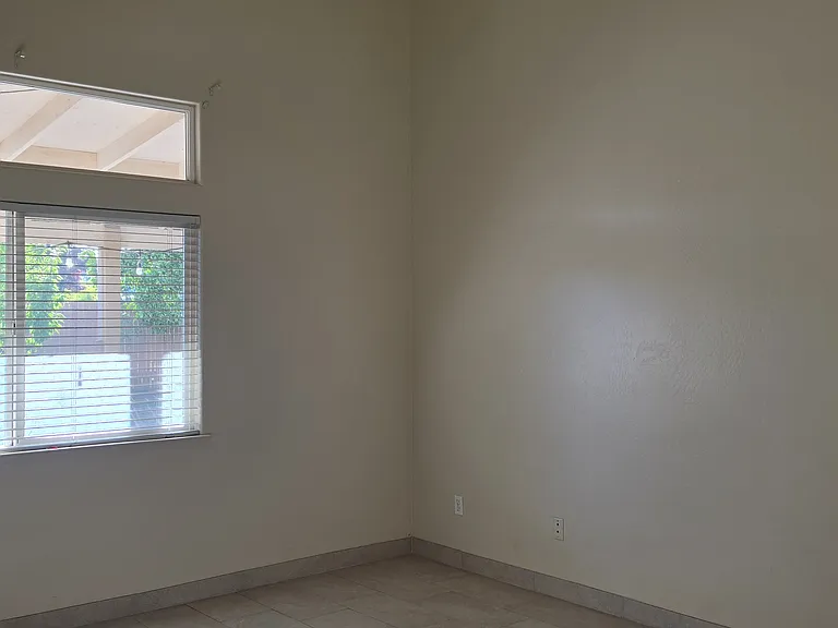 511 Lewisham St — Photo 7
