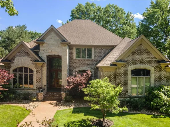 22 N Walling Dr, Saint Louis, MO 63141