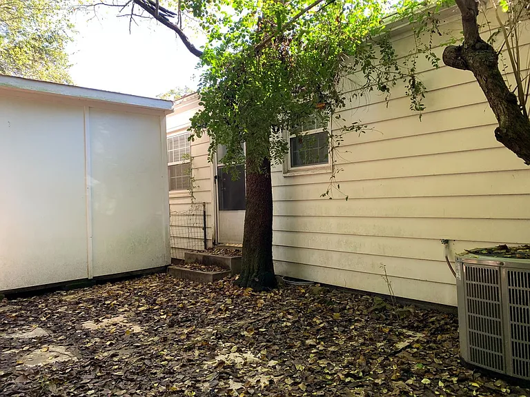1722 Kavanaugh Blvd — Photo 15