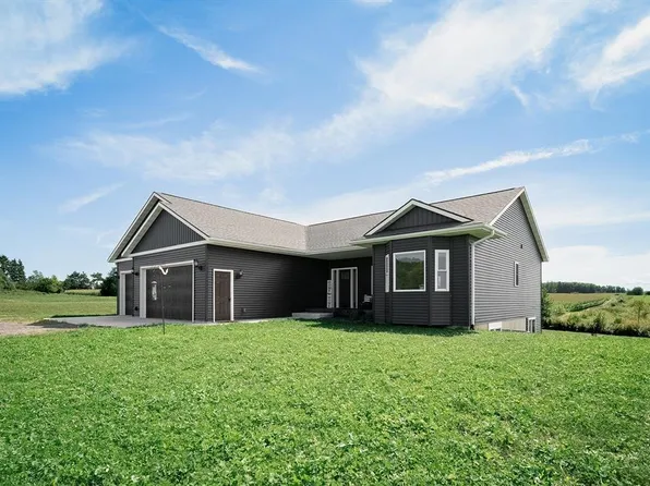 N15452 Castle Oaks Drive, Thorp, WI 54771