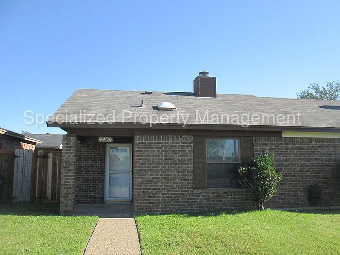 1st image of 4404 Columbus Trl