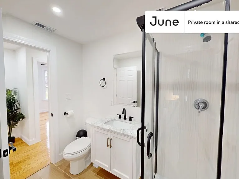 41 Dorr St #D — Photo 9