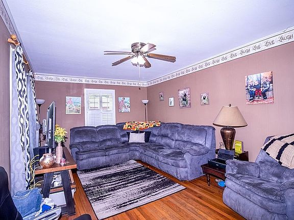 5th image of 207 Hickory Dr