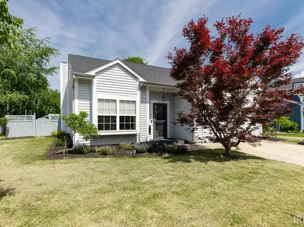 5612 W Cobblestone St, Bloomington, IN 47403