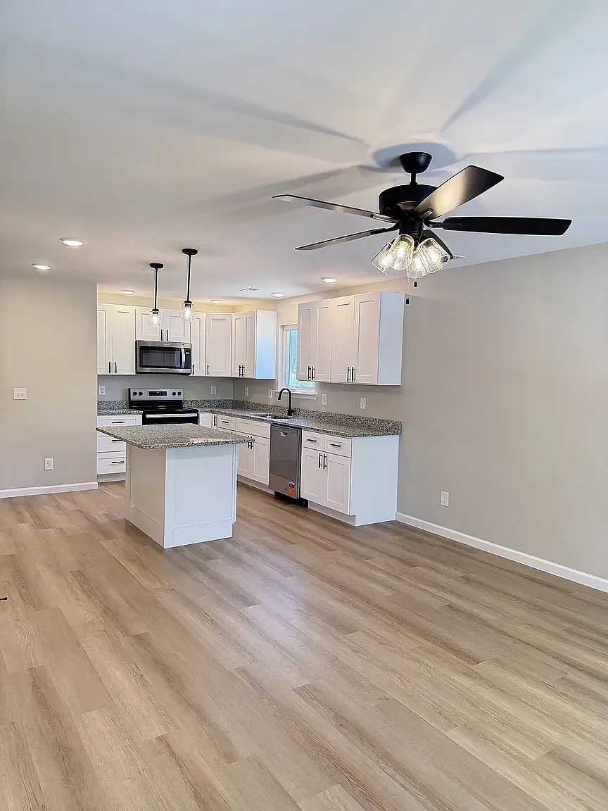 3 bed, 1204 sqft, $1,725 — Photo 4