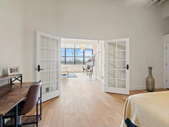 300 Communipaw Avenue image 21 of 36