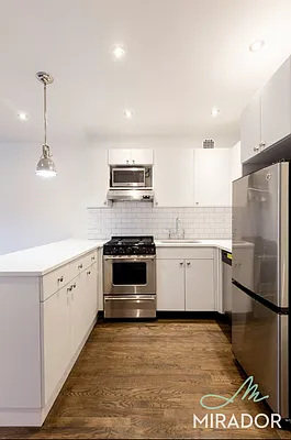 Rented by Mirador Real Estate | media 12