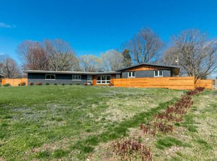 2104 S Cedarbrook Ave, Springfield, MO 65804